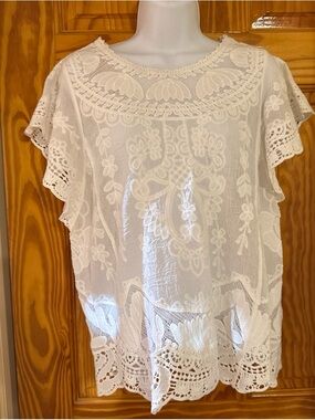 Philosophy White Lace Crochet Flutter Sleeve Blouse. 100% cotton